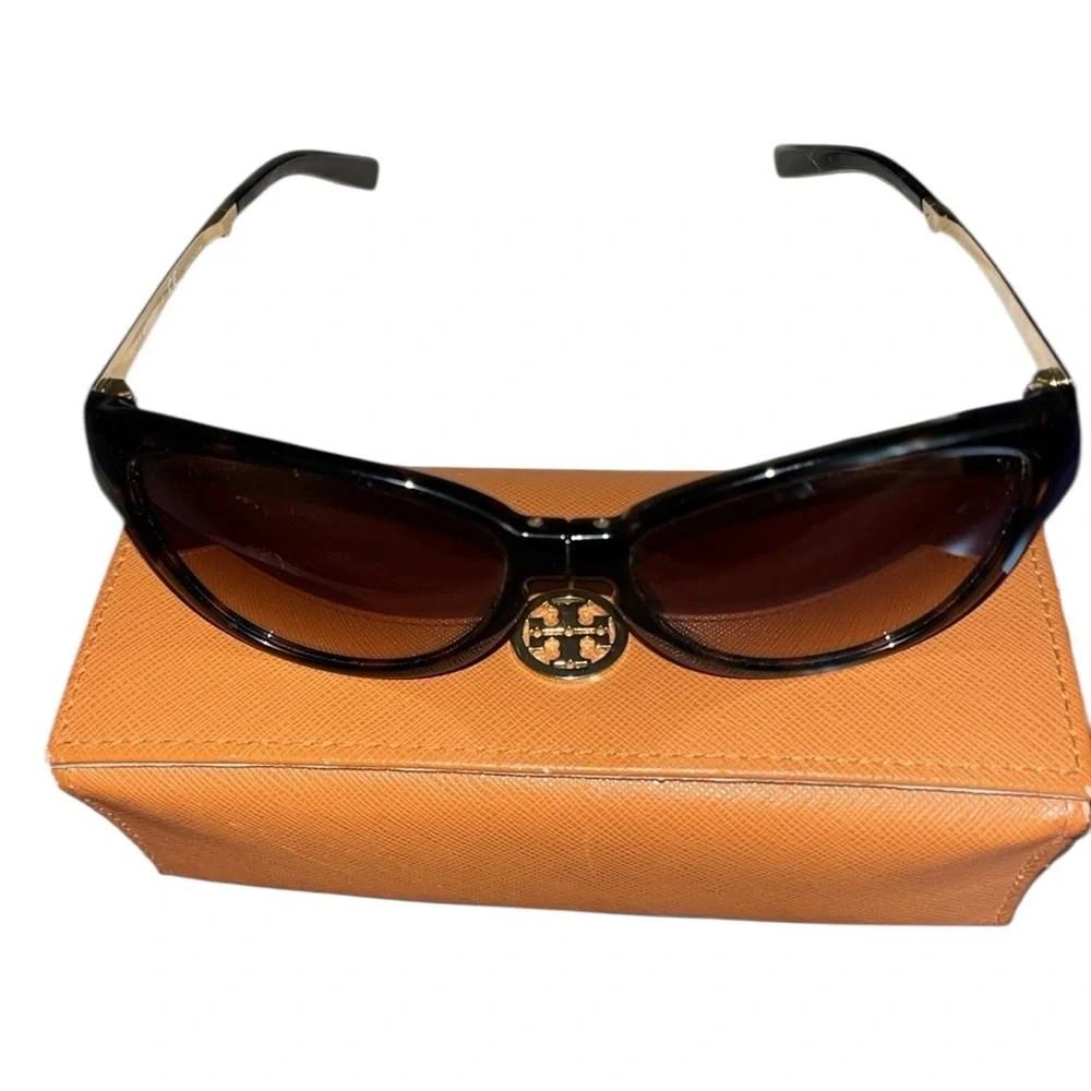 Tory Burch brown tortoise folding sunglasses with dark brown lens
